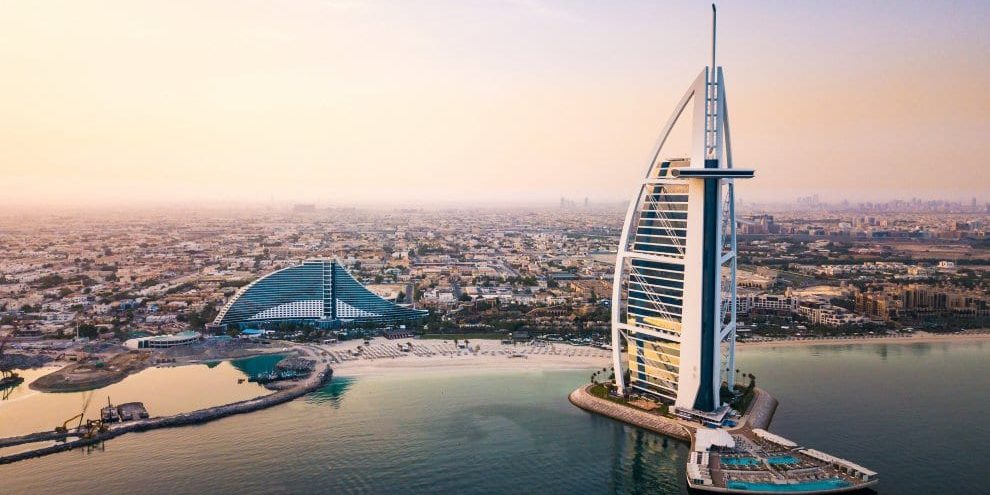 dubaiset_a327d3d49c226639ce56e16979daad01_2000